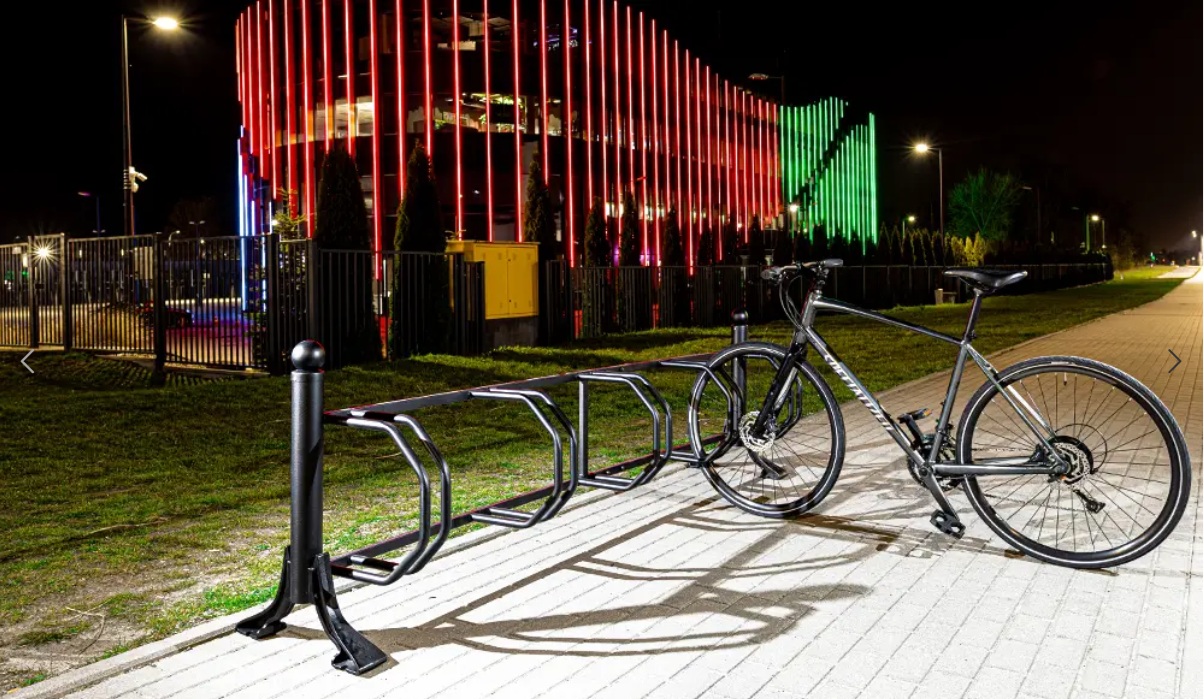 Stojak rowerowy na 5 rowerów czarny retro - obrazek 2