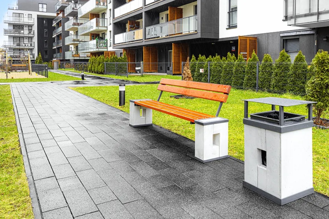 Uliczny parkowy kwadratowy betonowy kosz RIMA z daszkiem 40 litrów - obrazek 3